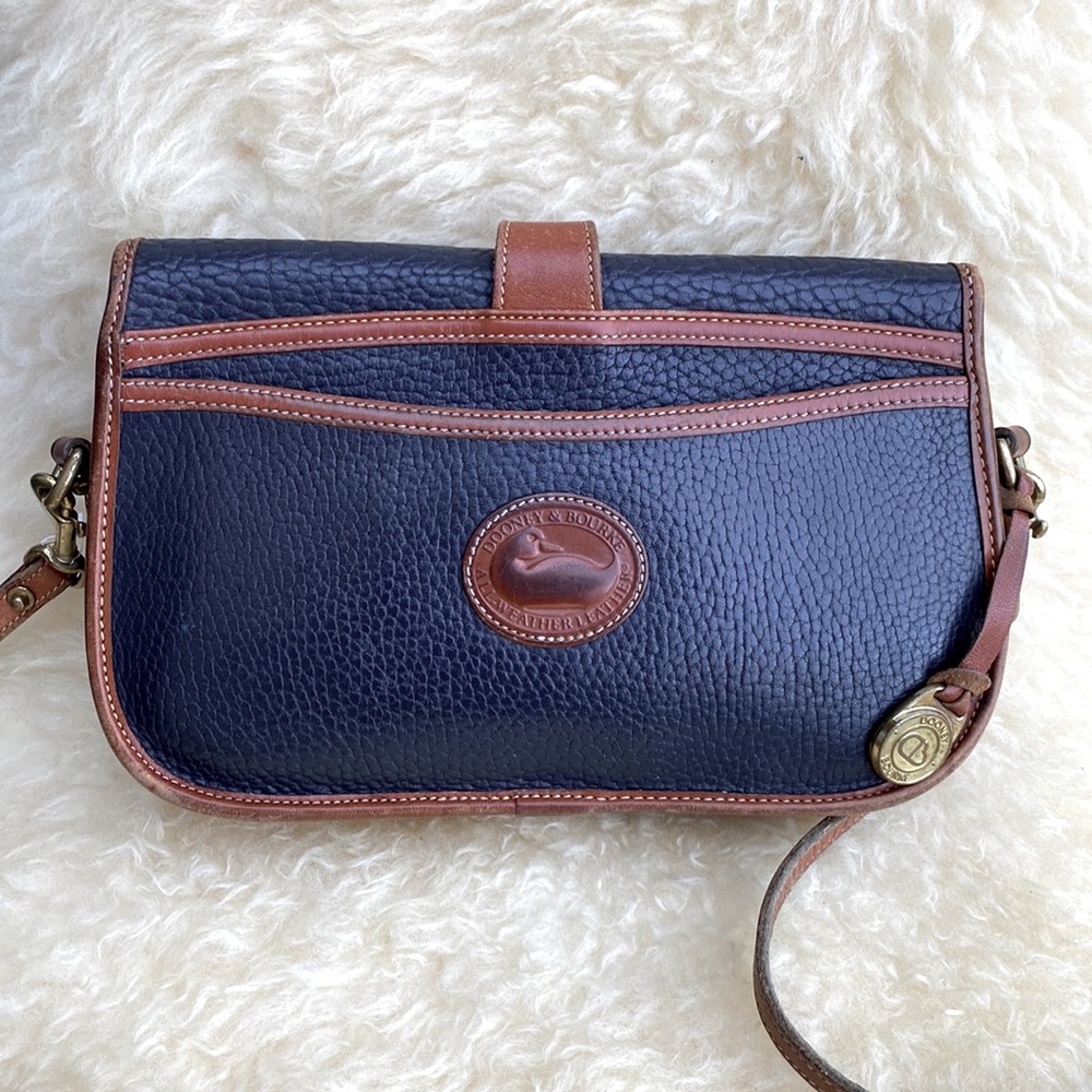 Vintage Dooney and Bourke bag - Picture 2 of 9